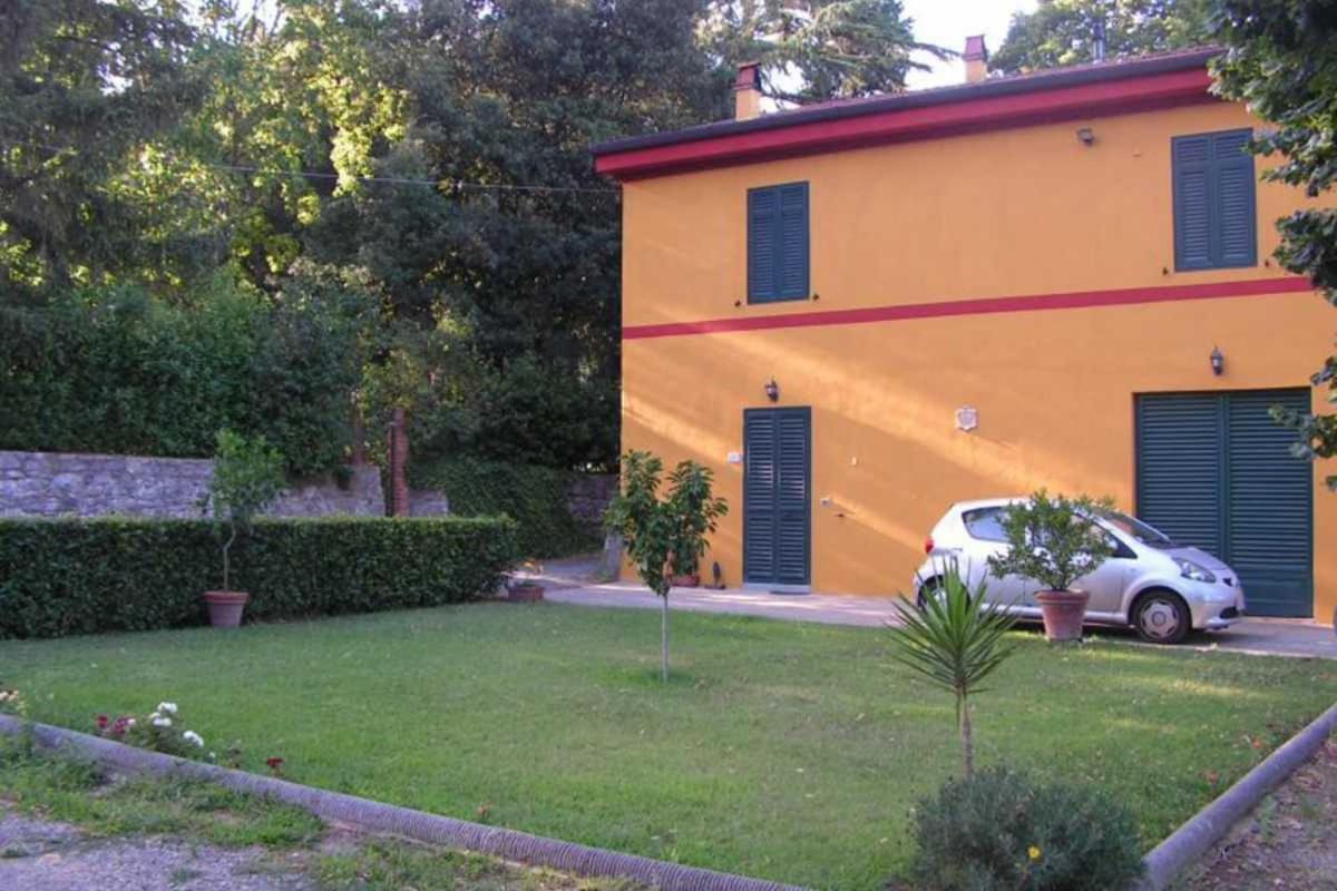 A Casa Di Antonio Hotel Lucca Bagian luar foto